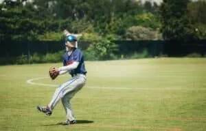 baseball player throwing