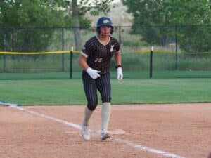 youth travel softball baserunner wearing gorout diamond wristband