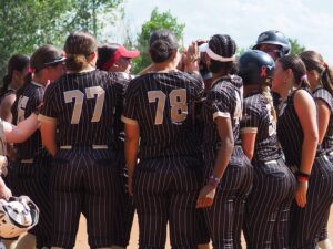 softball team huddle